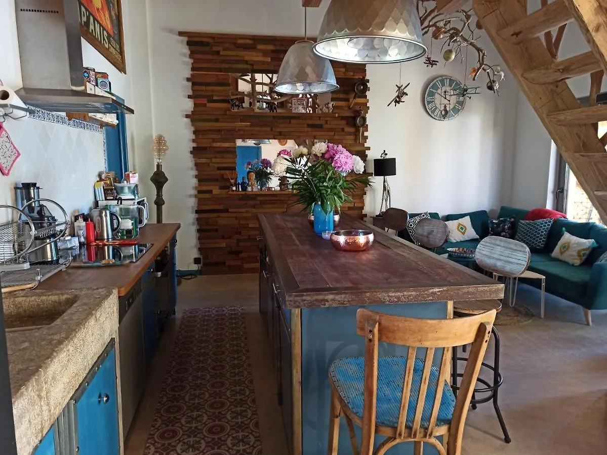 Bed and Breakfast Ô Rêves Ailleurs à Saint-Cyr-sur-Mer 0*,  France